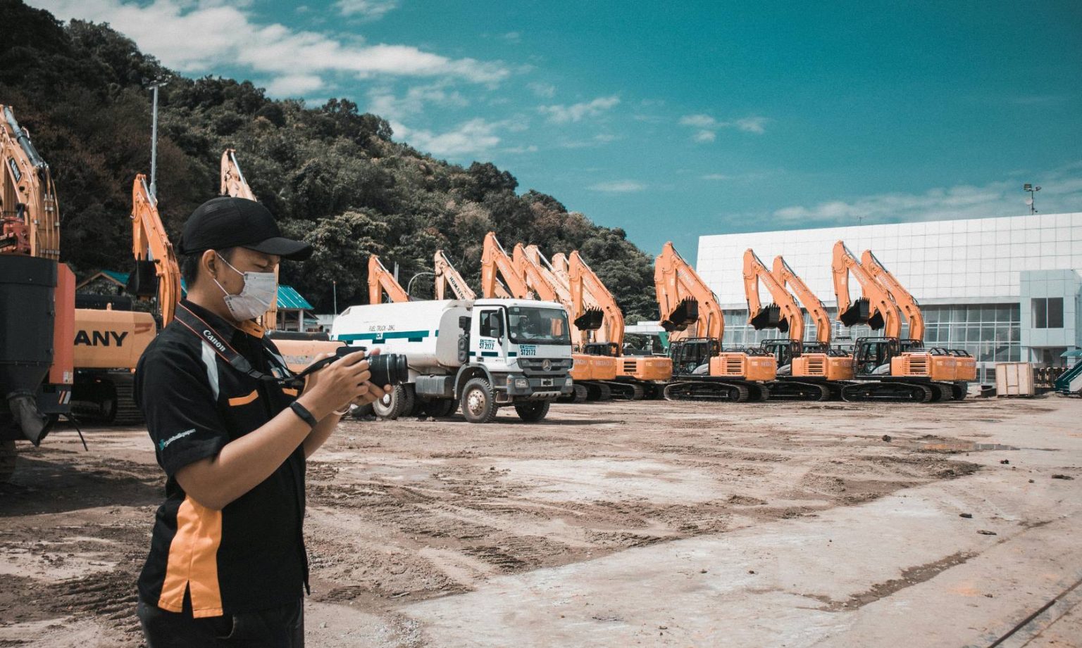 Excavator production in the countries of the world 2025