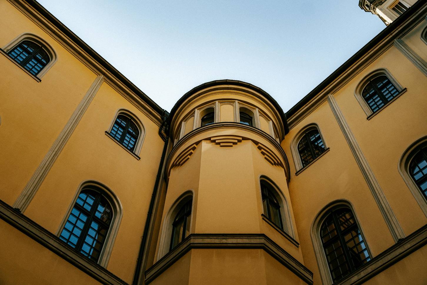 Top 10 Countries Leading Facade Materials Production in 2025