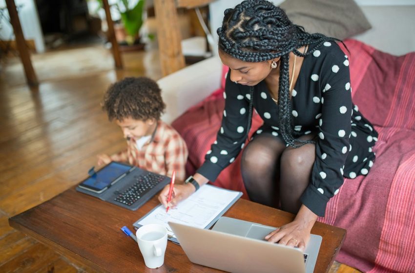  Top 10 countries by age at first marriage (m/f)