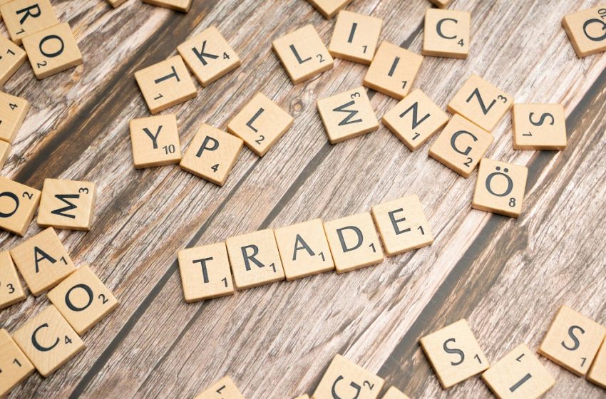  TOP 10 Countries with Largest Trade Deficits (2025)