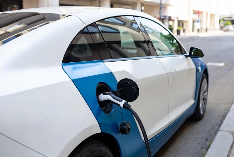 Rating of electric vehicles by maximum range in 2025