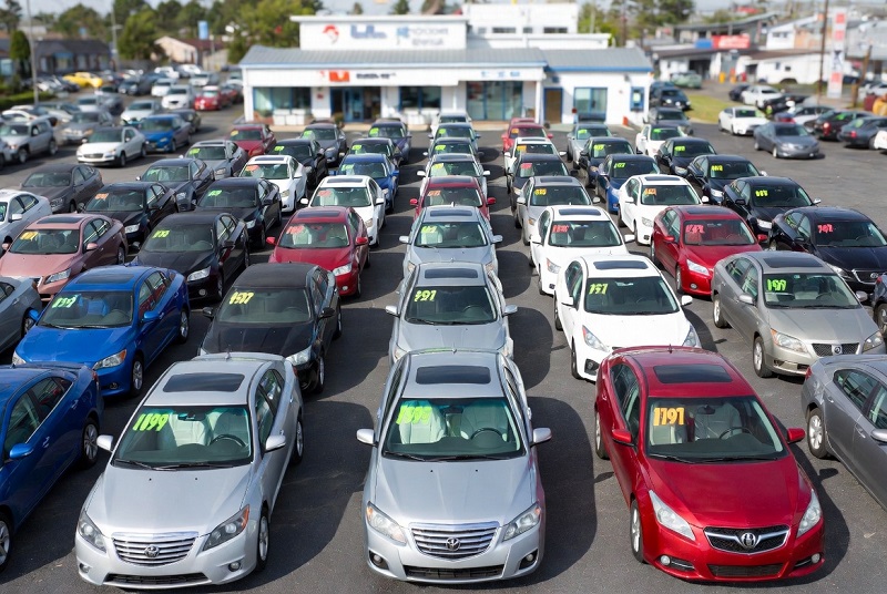 Most Popular Fuel-Powered Car Brands in the U.S. by Sales (2025)