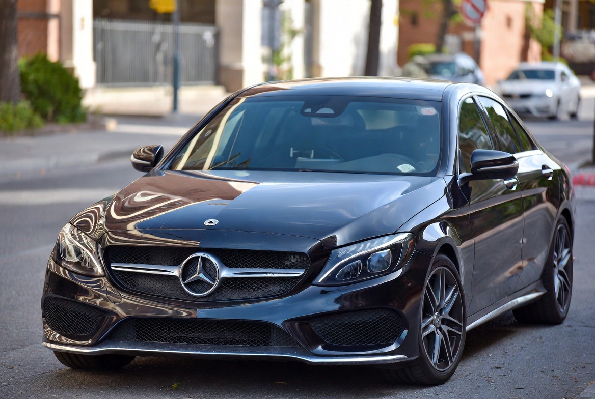 Mercedes-Benz Sales & Production (2020–2025): Regional Mix, Plants, Models, and Export Signals